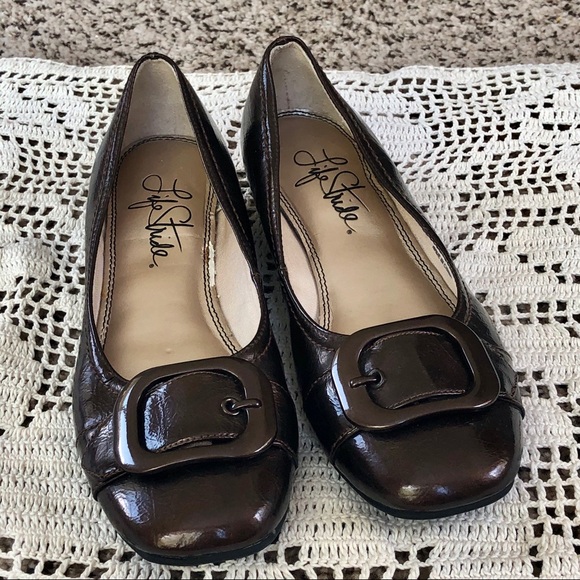 Life Stride Brown Low Slip On Heels Sz 7 - Picture 3 of 10